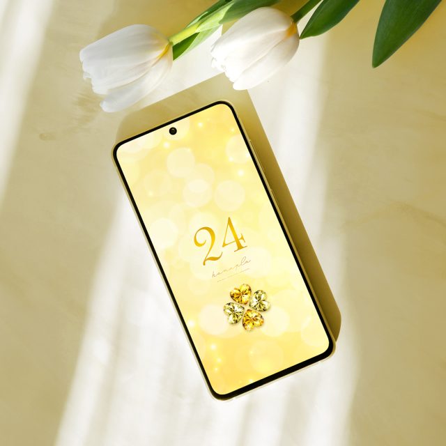 【四つ葉ジュエリーのイエロー＋数字24】✨幸運を引き寄せるシトリン＆ダイヤの輝き💎前向きな笑顔と豊かさを呼ぶスマホ待ち受け壁紙🌸