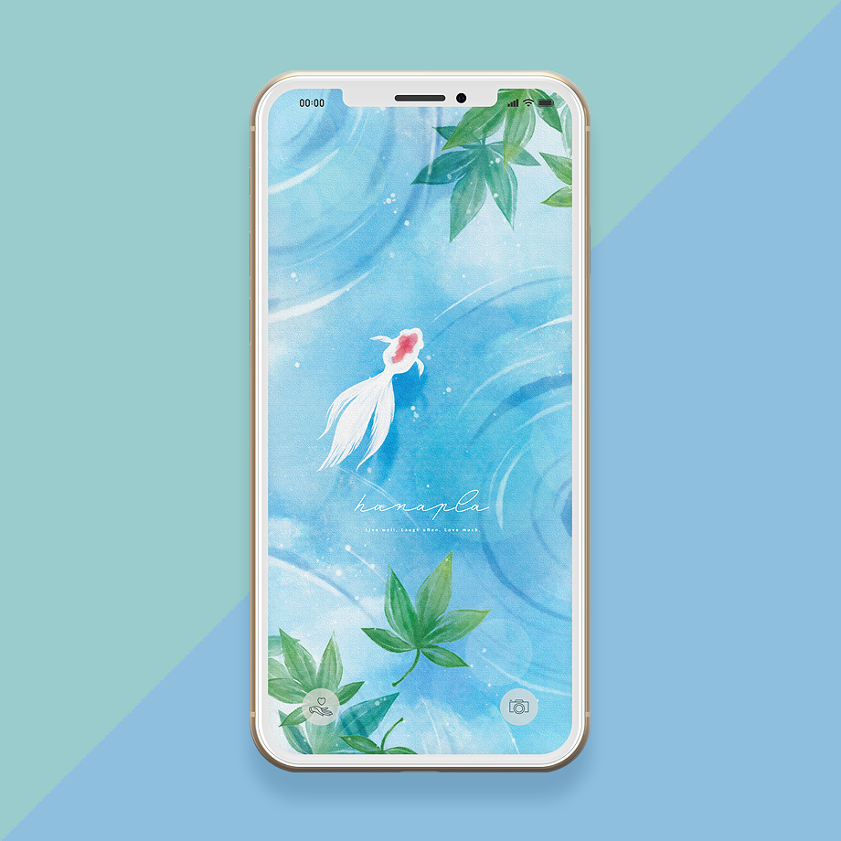 泳ぐ白い金魚の水彩イラスト風の待ち受け画像（スマホ壁紙）