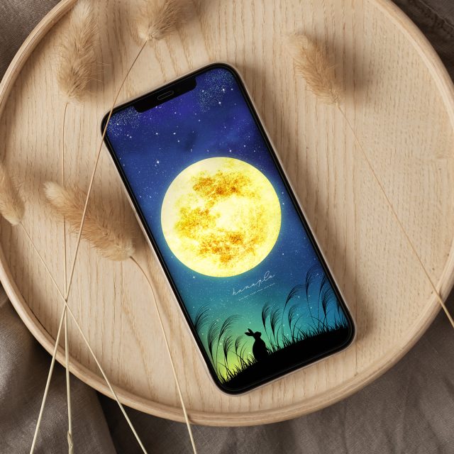 【お月見うさぎと金色満月】🌟ススキ揺れる夜空に輝くロマンチック待ち受け✨幸運と癒しを呼ぶスマホ壁紙
