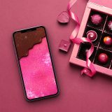 【キラキラ濃苺ショコラ】甘くとろける苺ピンク🍓恋を引き寄せるキラキラチョコのスマホ待ち受け画像✨