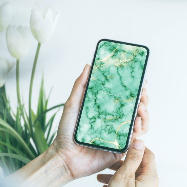 【美の極みエメラルドグリーン大理石】💎金色の煌めきが幸福を呼ぶ✨高級感あふれるスマホ待ち受け壁紙🌿