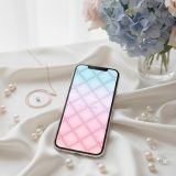 【守護の宝石とピンクブルーキルト】💎愛と癒しのグラデーション✨真珠が導く上品で幸福なスマホ待ち受け壁紙🌸