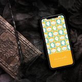 【ハロウィンタイルの幸せオバケ】👻カボチャとゴーストが並ぶレトロ可愛いタイル風デザイン🎃オレンジ＆グリーンの開運スマホ壁紙✨