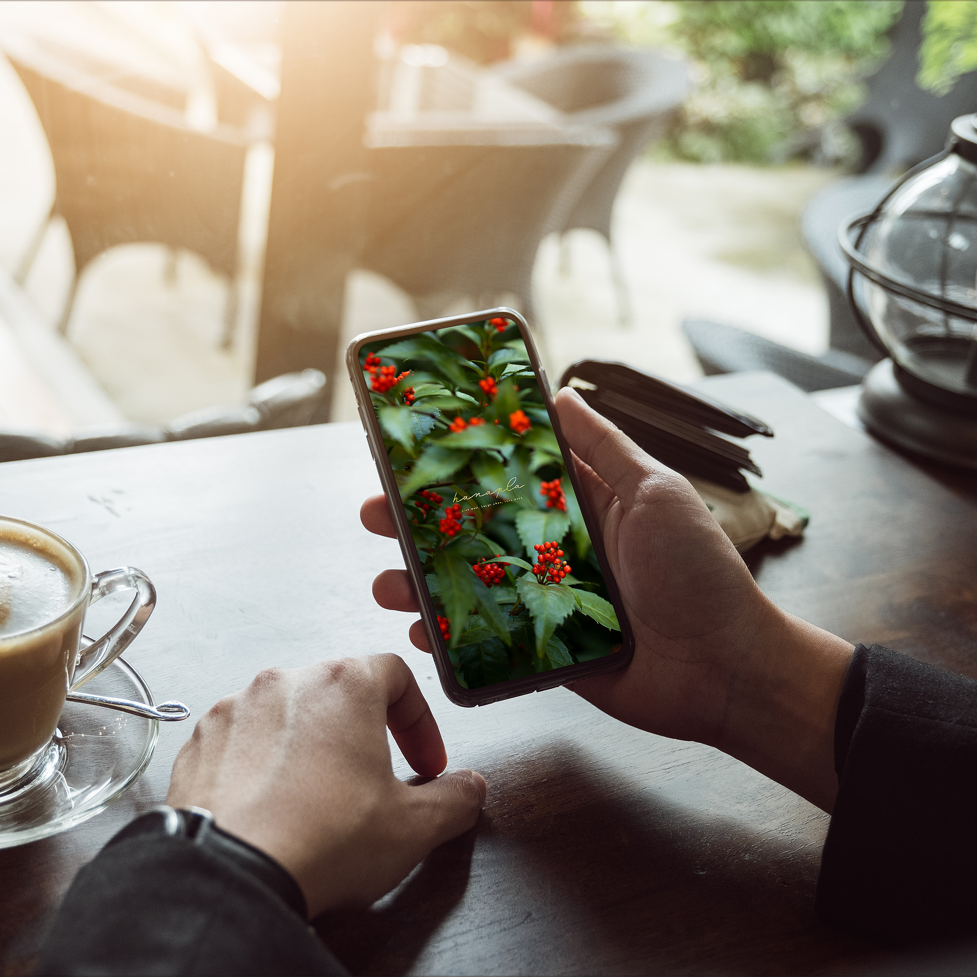 【千両の赤い実と厄除けの願い】🍀商売繁盛と実りを招く✨縁起植物が守る開運スマホ壁紙💫